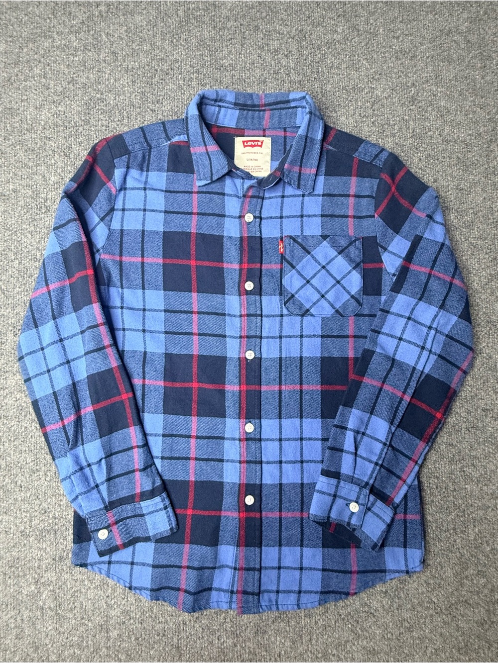 Levi’s blue plaid button front flannel shirt boys large 14/16